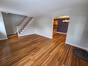 204 Greenbriar Ln in Havertown, PA - Building Photo - Building Photo