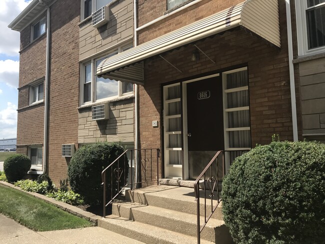 8616 47th St, Unit 1N