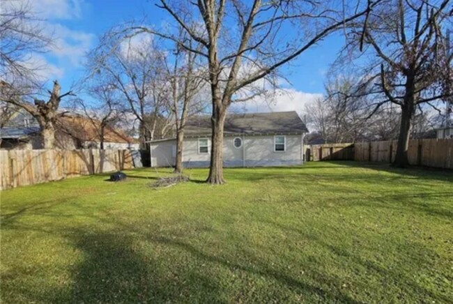 205 N Rusk St in Groesbeck, TX - Building Photo - Building Photo