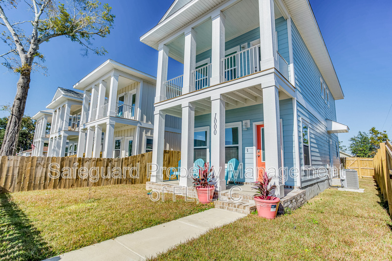 1000 W Main St in Pensacola, FL - Building Photo