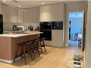 1277 SW 19th St in Miami, FL - Foto de edificio - Building Photo