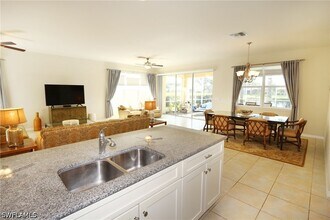 8484 Benelli Ct in Naples, FL - Building Photo - Building Photo