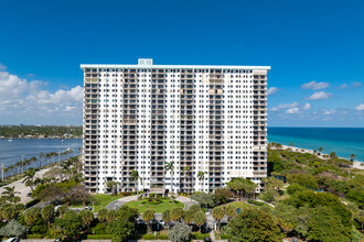 Summit Towers in Hollywood, FL - Building Photo - Building Photo