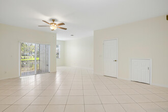 3103 Grandiflora Dr in Greenacres, FL - Building Photo - Building Photo