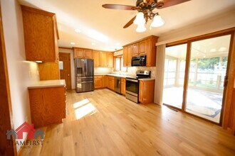 2401 S Walden Ave in Appleton, WI - Building Photo - Building Photo