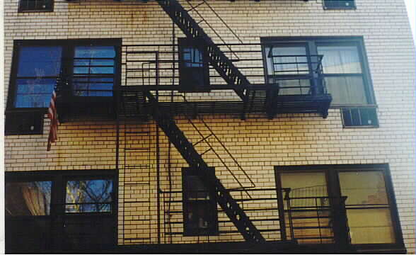 32 Cornelia St in New York, NY - Building Photo - Building Photo