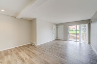 1 Heartwoods Ct in St. Louis, MO - Building Photo - Building Photo
