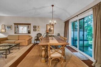 123 Heritage Vlg in Southbury, CT - Building Photo - Building Photo