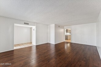 516 N Hobson Plaza in Mesa, AZ - Building Photo - Building Photo