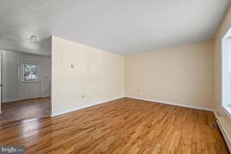 214 Waterford Ln in Winchester, VA - Building Photo - Building Photo