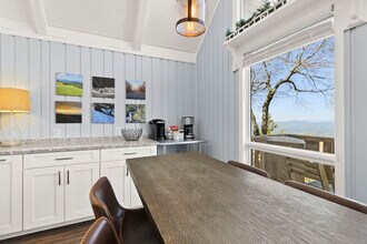 109 N Pinnacle Ridge Rd in Beech Mountain, NC - Building Photo - Building Photo