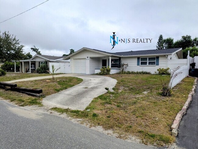 4732 Jacqueline Dr in New Port Richey, FL - Building Photo - Building Photo