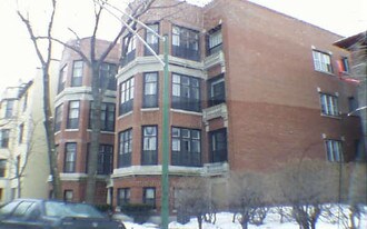 7516-7518 N Eastlake Ter Apartments