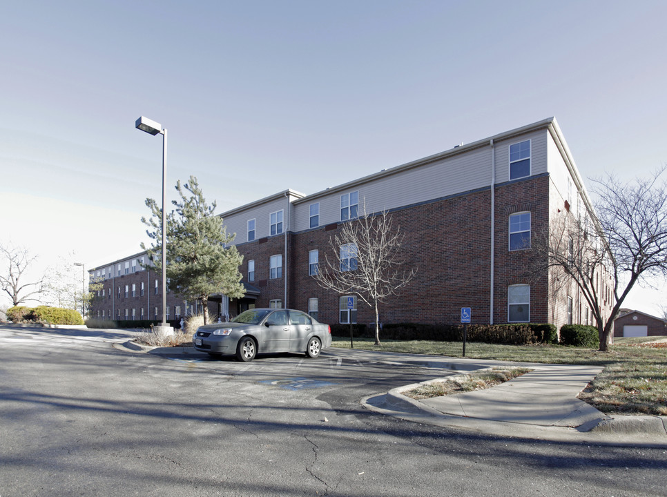 K. David Cole Place Apartments in Kansas City, MO - Building Photo