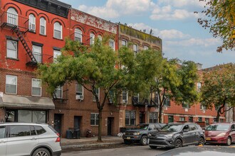 129 Columbia St in Brooklyn, NY - Foto de edificio - Building Photo