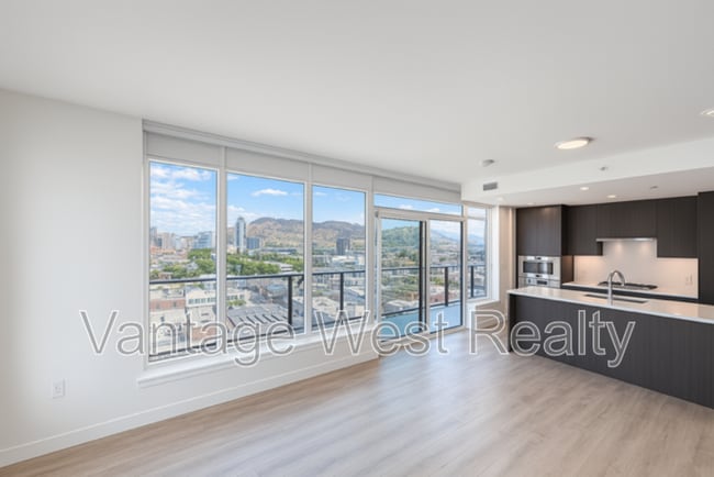 1630-1630 Water St in Kelowna, BC - Building Photo - Building Photo
