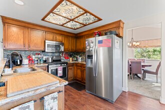 26520 Walnut Hills Dr in Lake Arrowhead, CA - Building Photo - Building Photo