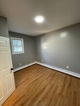 384 Badger Ave, Unit #1 in Newark, NJ - Building Photo - Building Photo