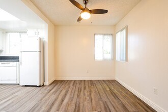 1130 Meadow Lake Dr, Unit 06 in Vista, CA - Building Photo - Building Photo