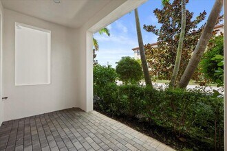 7114 Edison Pl in Palm Beach Gardens, FL - Building Photo - Building Photo