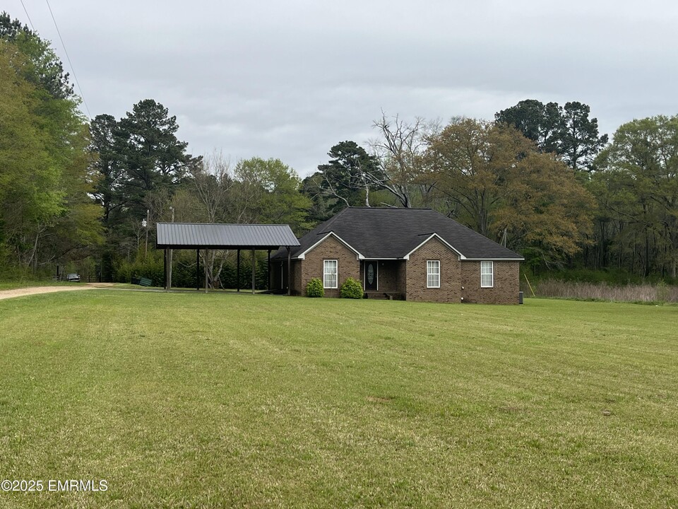 292 Horseshoe Loop Rd in Lawrence, MS - Building Photo