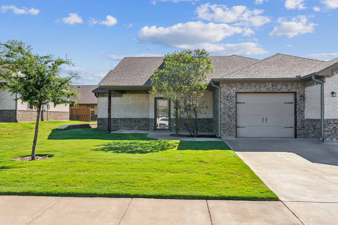 The Residence at Legacy Park in Granbury, TX - Foto de edificio