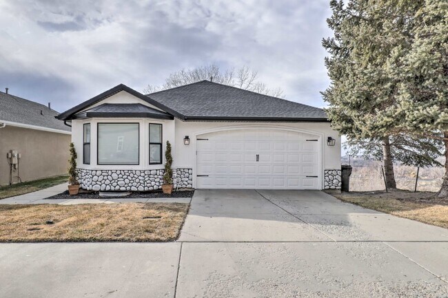 694 S Slate Canyon Dr in Provo, UT - Building Photo - Building Photo