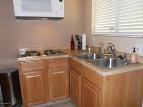 322 E Mariposa St, Unit Guest House in Phoenix, AZ - Building Photo - Building Photo