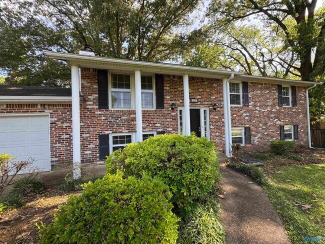 property at 516 Valley View Terrace SE