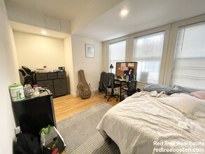 277 Dorchester St, Unit 275 in Boston, MA - Building Photo - Building Photo