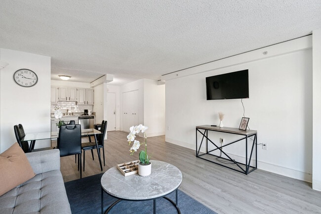 1711 Bellevue Ave