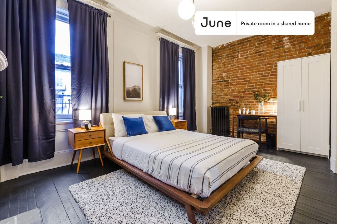 Room in Shared 4 bed/1 bath home in New York, NY - Building Photo