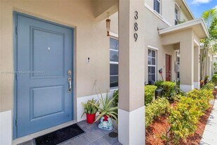 389 NE 5th Pl in Florida City, FL - Building Photo