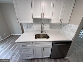 4924 McFarland Dr in Fairfax, VA - Building Photo