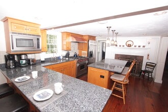 2828 Main St in Barnstable, MA - Building Photo - Building Photo