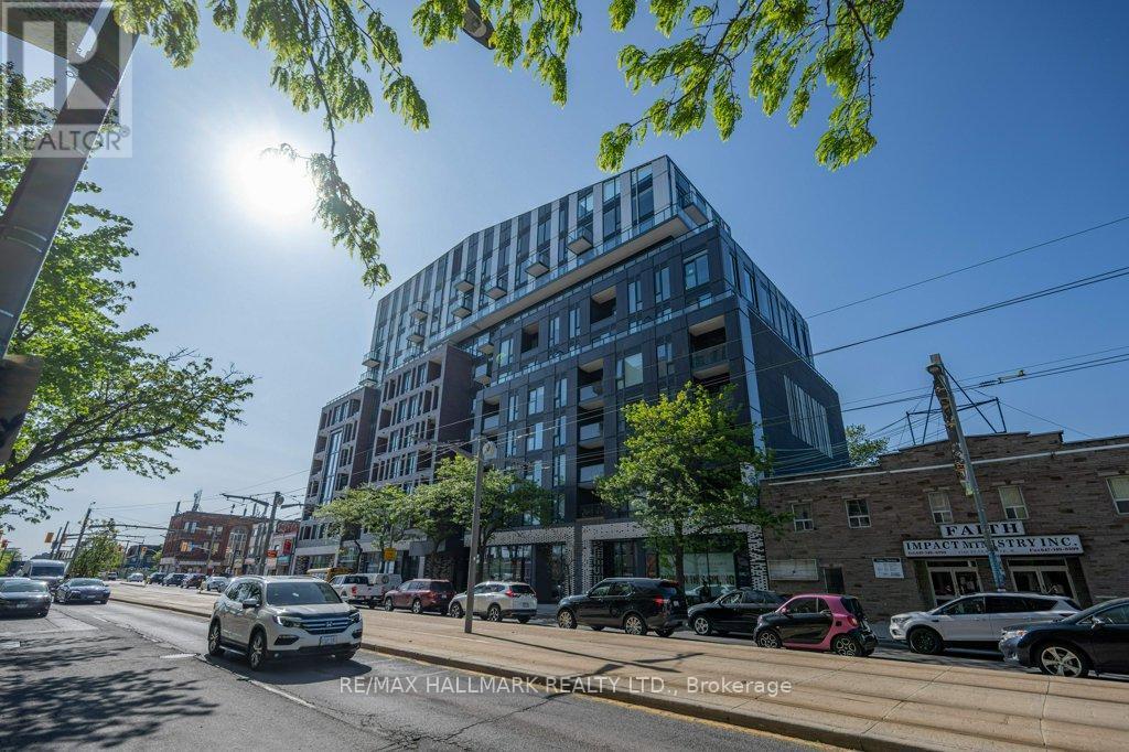1808 St Clair Ave W in Toronto, ON - Building Photo