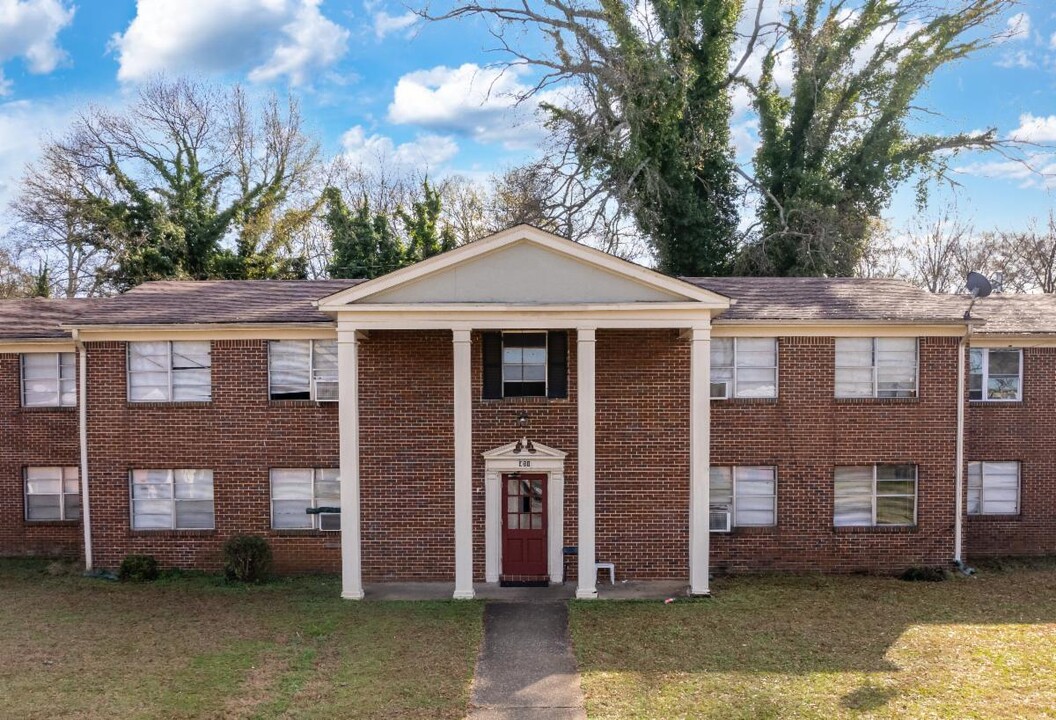 McMillon Apartments in Birmingham, AL - Building Photo