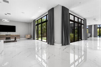 16529 Botaniko Dr N in Weston, FL - Building Photo - Building Photo