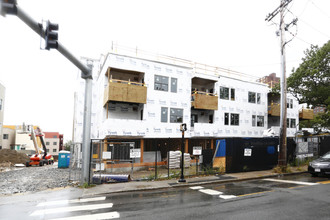 Jefferson Park in Cambridge, MA - Foto de edificio - Building Photo