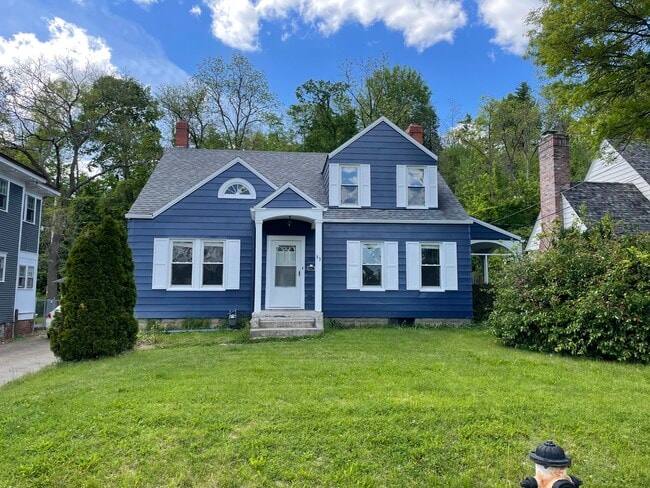 property at 33 Grosvenor St