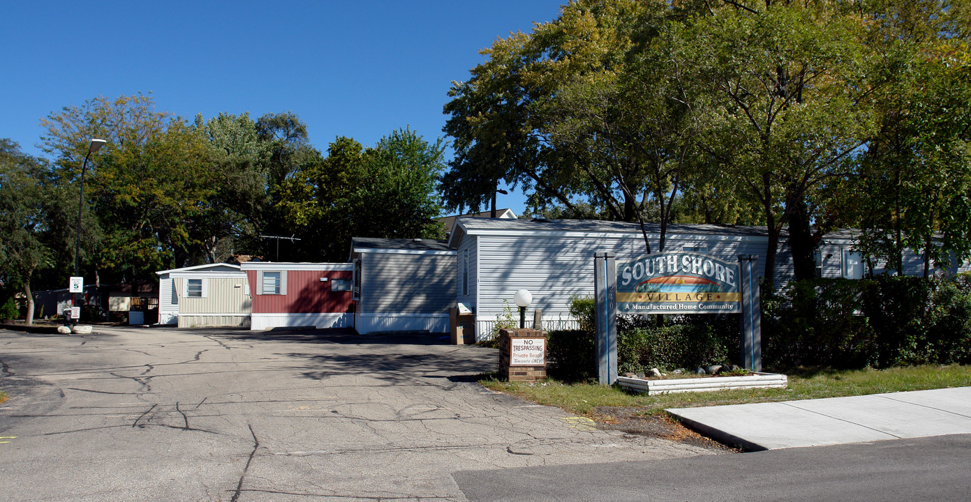 South Shore Village in Lake Zurich, IL - Building Photo