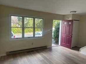 76 Queen Ave in Enola, PA - Building Photo - Building Photo
