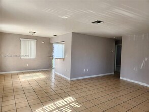 2277 SW 15th St in Miami, FL - Building Photo - Building Photo