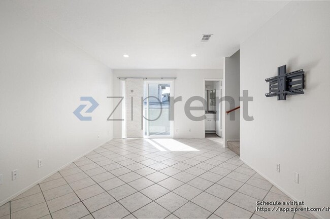 4517 College Way in San Diego, CA - Foto de edificio - Building Photo