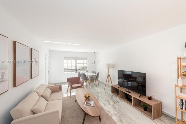 251 Galen Dr, Unit 115E in Key Biscayne, FL - Building Photo - Building Photo