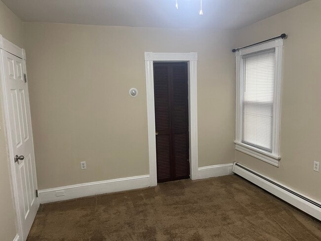 684 Bennett St, Unit 2 in Luzerne, PA - Foto de edificio - Building Photo