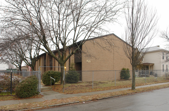 J-Mar Apartments in Columbus, OH - Building Photo - Building Photo