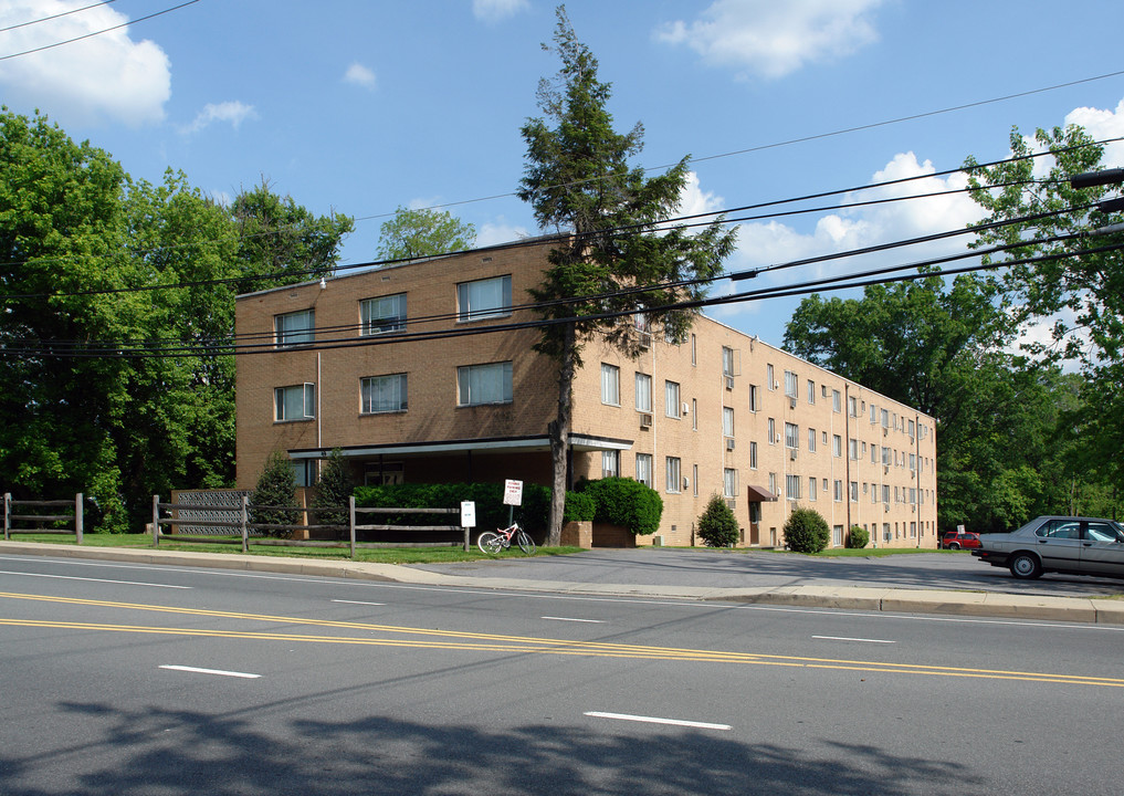 Diamond Acres in Gaithersburg, MD - Foto de edificio