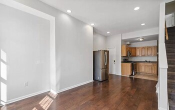 1621 W Montgomery Ave in Philadelphia, PA - Building Photo - Building Photo