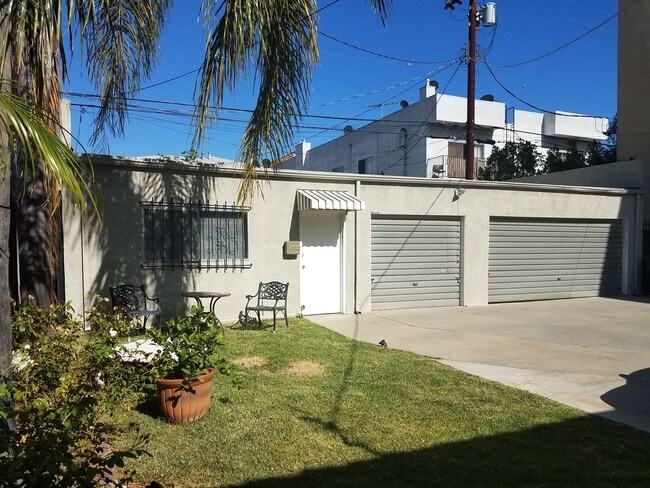 940 N Hudson Ave in Los Angeles, CA - Foto de edificio - Building Photo